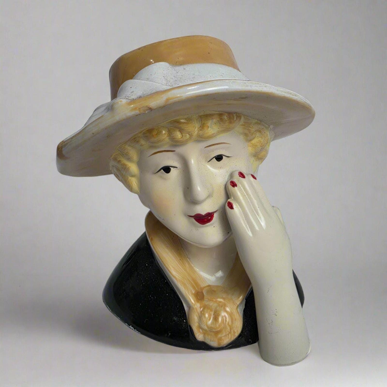 ビンテージ　レディヘッドベース　白い帽子を被った女性の陶器製の置物花瓶 ビンテージ レディヘッドベース 白い帽子を被った女性の陶器製の置物花瓶