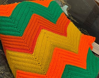 Manta afgana de ganchillo vintage hecha a mano de los años 70 con patrón de chevron retro