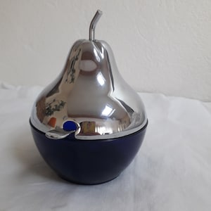 Vintage pear-shaped sugar/jam jar with spoon, in cobalt blue glass and metal Height 14 cm. Blue cobalt vintage jam jar.