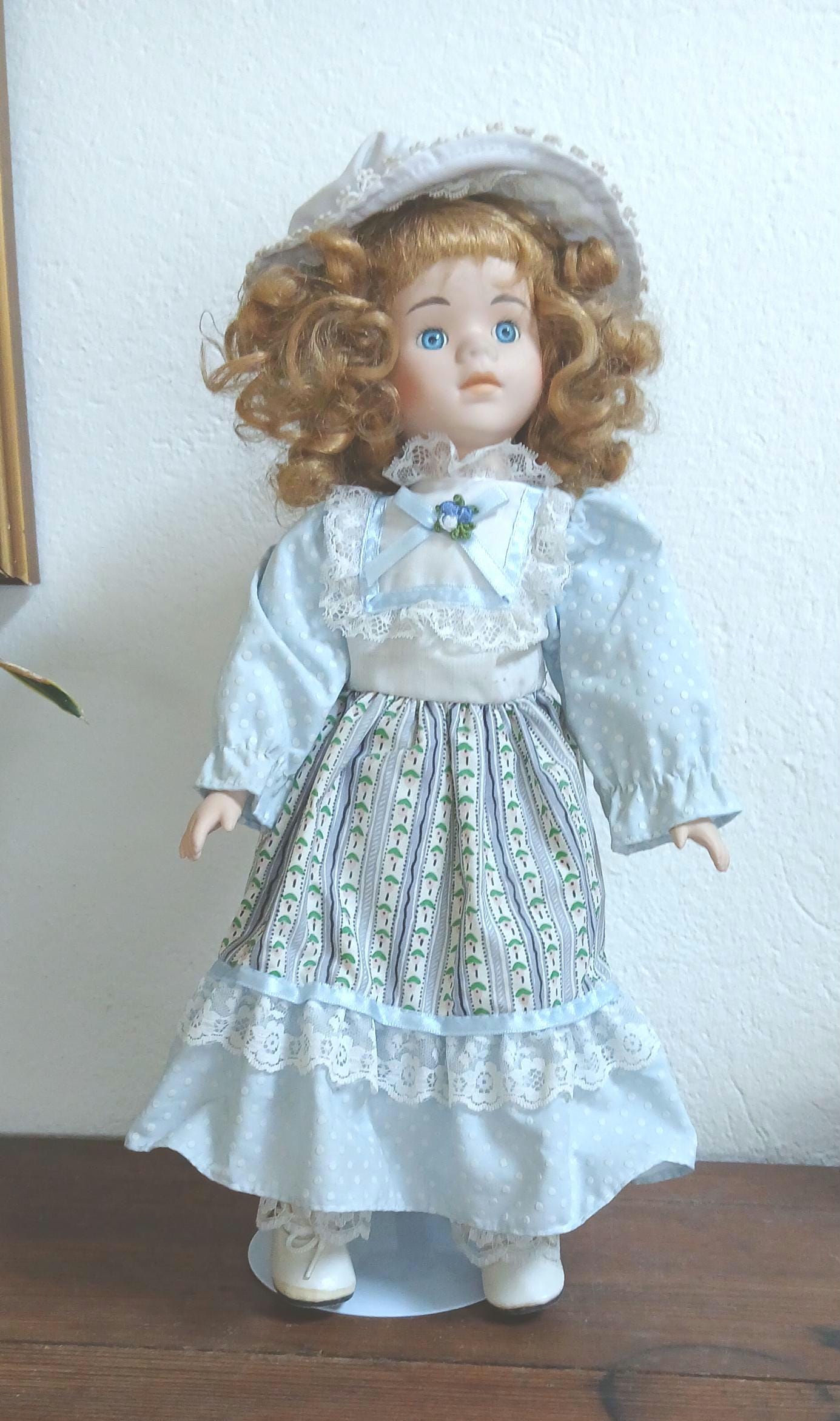 Classic Rachel Porcelain Doll 40 Cm With Its Metal Stand, Blue and