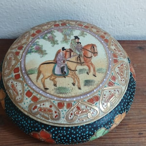 Boîte à Couvercle En Porcelaine Satsuma Japonaise - Vintage, état Très Bon - Pièce De Collection