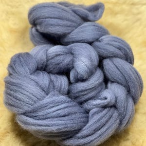 Spinning Fiber – Rambley Wool Combed Top | 4oz Hand Dyed in Blued Steel