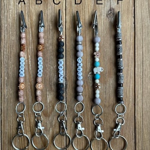 Beaded Clip Keychain • Discreet Herbal Holder • On-the-Go Accessory