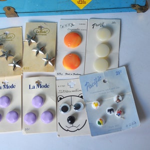 Vintage Button Collection - Various Brands - Streamline, La Mode, Pacific, and BGE Originals - Retro Button Cards