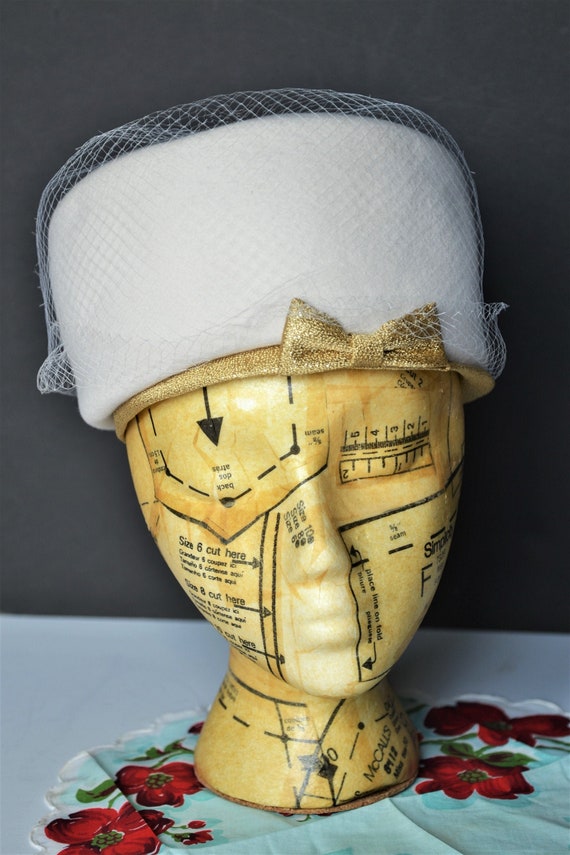 Vintage Pillbox Netted Hat - White Wool and Gold  