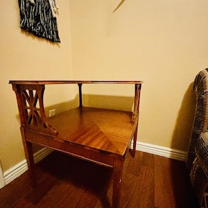 Tavolo angolare a 2 ripiani in stile moderno di metà secolo