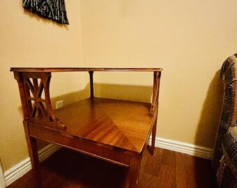 Mid Century Modern 2-Tier Corner Table