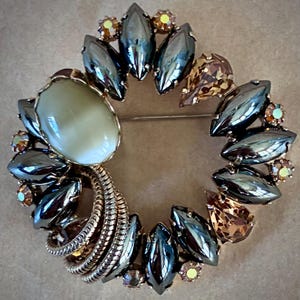 Alice Caviness Brooch - Etsy