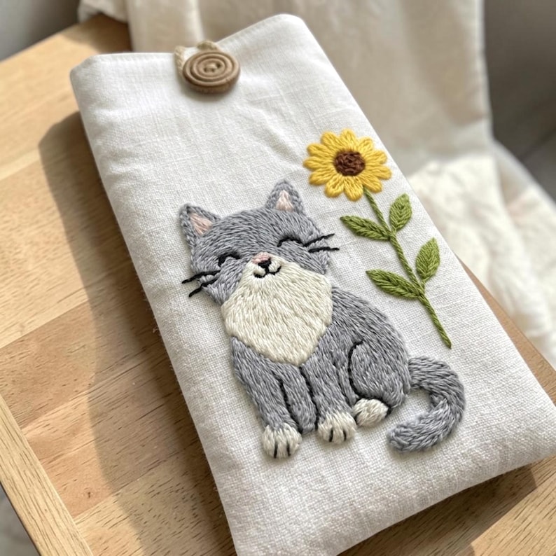 Cat Hand-Embroidered Glasses Case – Handmade Eyeglass Pouch with Cute Kitty Designs – Padded & Shockproof Eyewear Sleeve Gift for Cat Lovers image 2