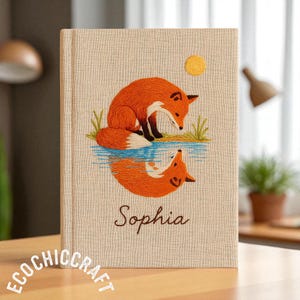 Personalisiertes gesticktes Fuchs Notizbuch – Individuell gesticktes Leinenbuch mit handgesticktem Fuchs – Einzigartiges Geschenk für Fuchs-Liebhaber und Natur-Enthusiasten