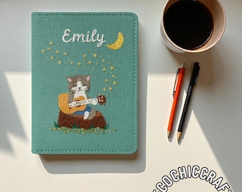 Funda de pasaporte personalizada bordada con nombre - Flores silvestres cosidas a mano, cartera de viaje personalizada, portapasaporte floral, regalo hecho a mano