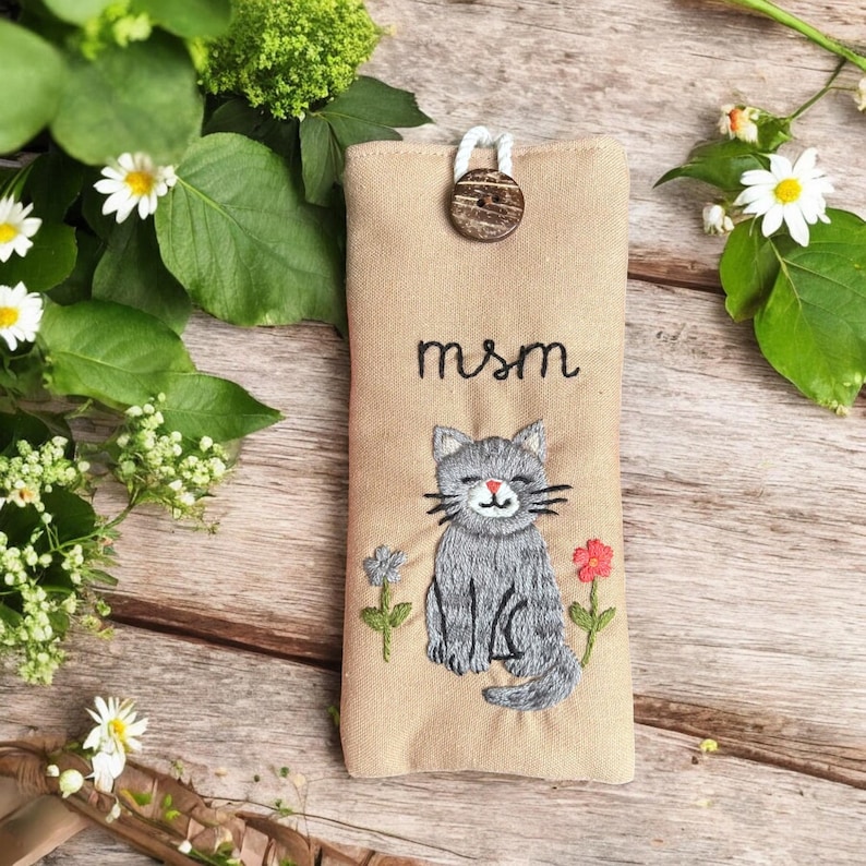 Cat Hand-Embroidered Glasses Case – Handmade Eyeglass Pouch with Cute Kitty Designs – Padded & Shockproof Eyewear Sleeve Gift for Cat Lovers image 12