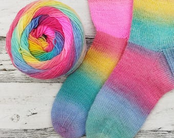 Regenboogsokkengaren – 75% wolmix vingergaren voor sokken, ombre veelkleurig wolgaren, bont garen voor gezellige sokken + gratis patroon