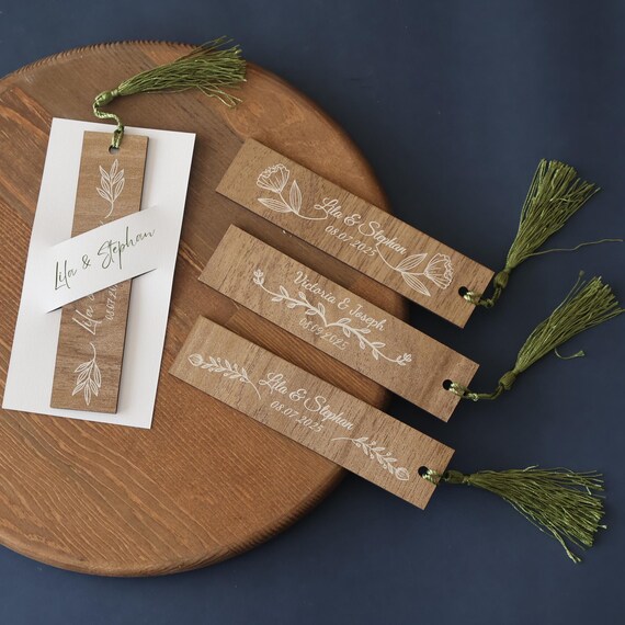 Personalized book marks- Wedding Wooden Bookmark Favor - Wooden invitations - Bulk Wedding Favors for Guests - Book club Gift