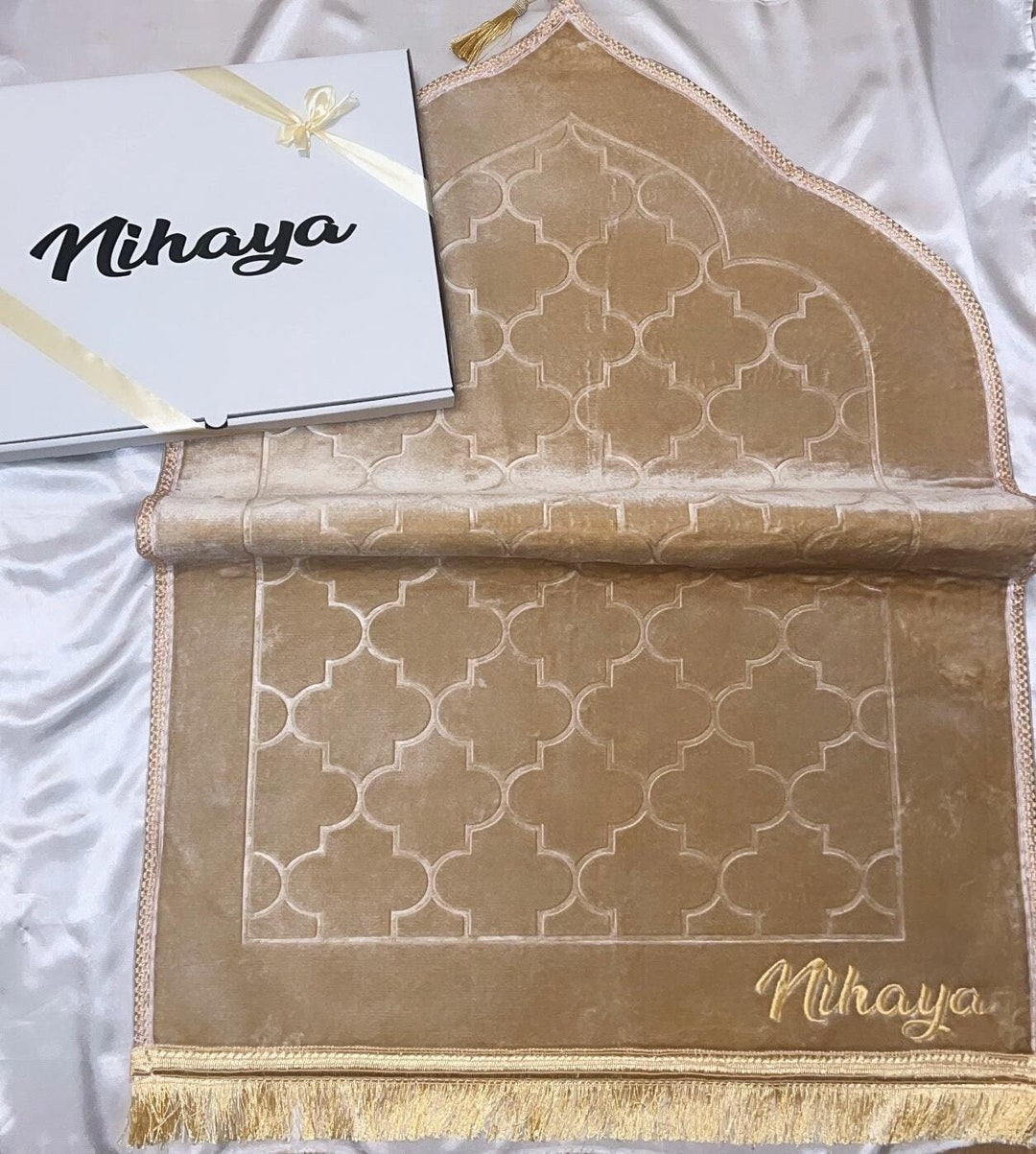 Quraya %C2%AE Personalized Prayer Mat Giftbox Purple main image 0