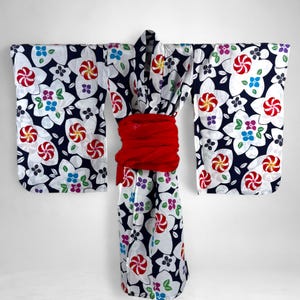 Kids Vintage Japanese Yukata, Yukata Japonaise Vintage Enfant, Colorful Floral Print, Red Obi, Made in Japan, CYG2074-A