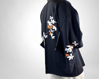 Chaqueta tipo kimono japonés tipo haori, haori negro con diseños vibrantes, hermosa túnica vintage, kimono tradicional clásico, hecho en Japón, n.° BH1006
