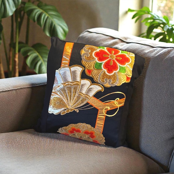 Vintage Japanischer Obi Kissenbezug – Schwarz & Gold gestickter Schmetterling – Kimonostoff Kissen – Dekoratives Dekokissen – Japan Textile Art