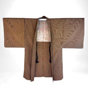 Vintage Men’s Japanese Silk Haori, Veste Kimono Japonais pour Homme, Scenic Lining, Made in Japan, MH2121A