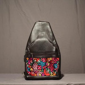 Ecuador Leather Backpack - Etsy display picture 2