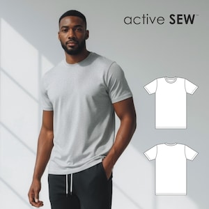 Puede incluir: Un hombre con una camiseta gris claro de cuello redondo y pantalones negros. El texto "active SEW" está en la esquina superior derecha. Dos diagramas de camisetas blancas están a la derecha del hombre.