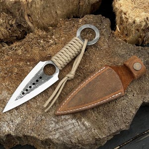 Hand-Forged Throwing Knife – 52100 Carbon Steel with Paracord Handle and Leather Cover – Balanced & Unsharpened for Safe Throwing Kunai.