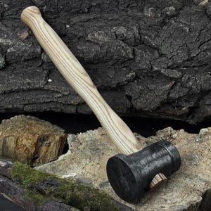 Martelo de arredondamento de ferreiro – Cabeça de aço carbono com cabo de madeira de freixo – Martelo forjado à mão para trabalhos em metal e ferraria – Ferramenta de forjamento de 1,4 kg.