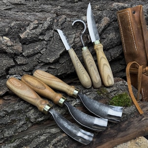 6-Piece Spoon Carving Tool Set – Carbon Steel Blades, Ergonomic Ash Wood Handles and Leather Roll – Hand-Forged Utility Set for Wood Carving