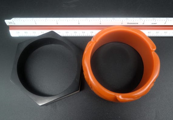 Vintage Lucite Bangle Bracelet: Carved Orange or … - image 8