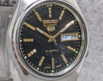 Vintage Seiko 5 automatisch Tag Datum Bewegung Nr. 7s26A Japan gemacht Herrenuhr versandkostenfrei .