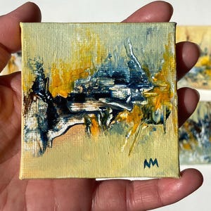Mini tableau, Variation abstraite sur jaune II, peinture sur toile, 7 x 7 cm, mini tableau, peinture abstraite, décoration murale, pièce unique