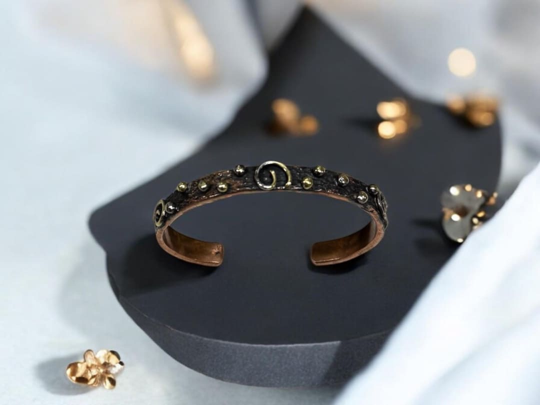 Handmade Copper Bangle Bracelet: Spiral & Dot Design, Adjustable Spiritual Jewelry - Etsy Türkiye