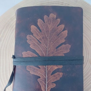 Diario in pelle pieno fiore, impressione vera foglia di quercia, 13 x 18 cm, diario in pelle, fatto a mano, carta semplice, quaderno in pelle unico, viaggio