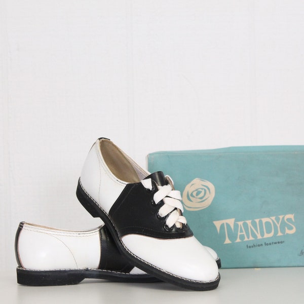 vintage 1950s saddle shoes black & white leather dance oxfords size 6 narrow or 5.5 women party NOS 5