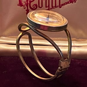 Chateau Swiss Watch - Etsy display picture 1