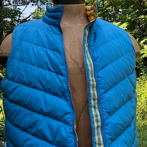 Vintage geschwollene Weste blau + gelb gesteppt reversible Reißverschluss Jacke Mantel
