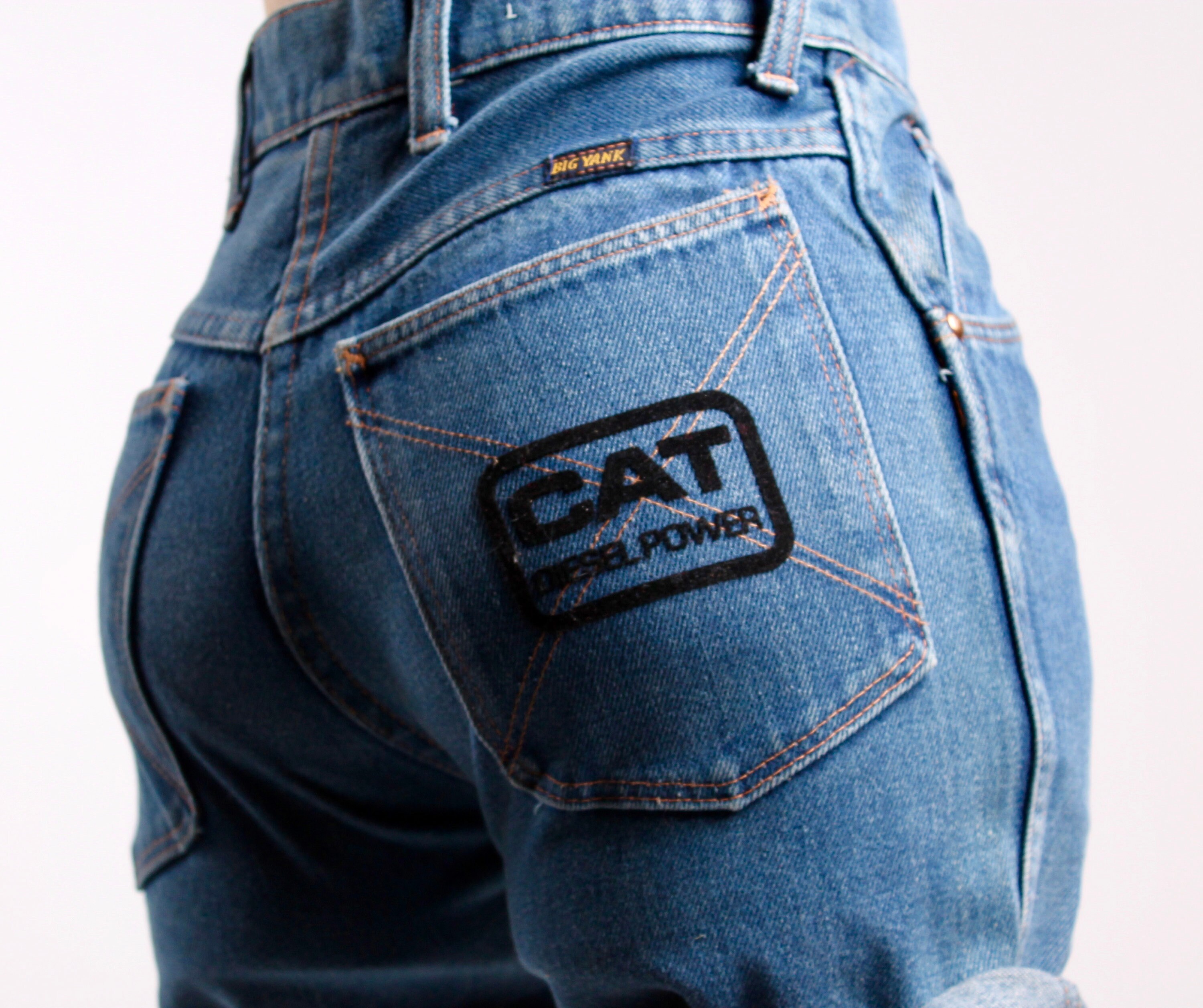 Jean Shorts CAT Velvet Back Pocket 