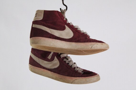 maroon nike trainers