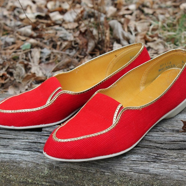 vintage 1960s red & gold genie gypsy slip on ladies flats shoes mad men size 6 women party NOS