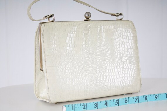 1950s cream alligator kelly hand bag purse emboss… - image 2