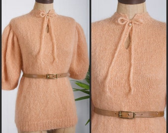 1940s/50s Mohair Sweater Pin Up vintage Rockabilly peach wool fitted knit sweetheart bombshell pin up top Shirt Blouse Med