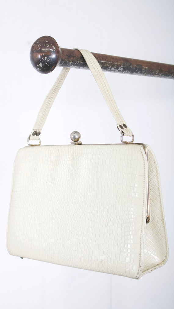 1950s cream alligator kelly hand bag purse emboss… - image 3