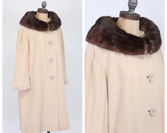 100% Cashmere + mink fur collar trapeze swing coat vintage 1960s Jackie O cream winter jacket large