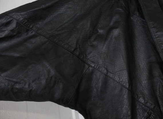 1980s batwing leather jacket snakeskin print over… - image 4