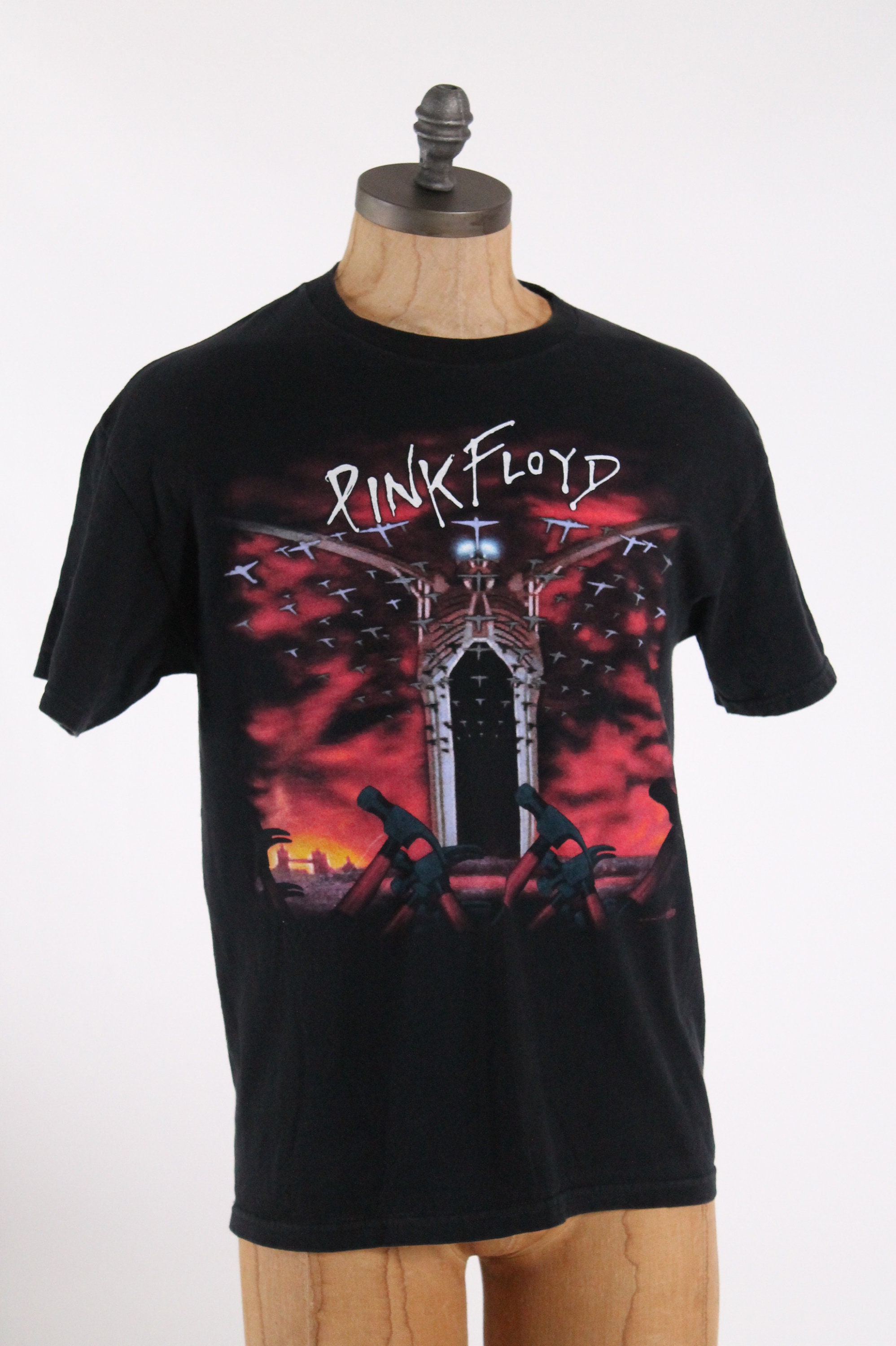 Pink floyd on sale concert shirts