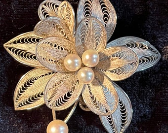 Vintage Silver Fillagree Pin with Pearls