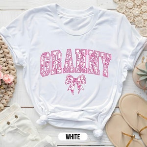 Floral Granny Shirt, Cute Grandma Gift Tee, Retro Nana Graphic, Vintage Grandmother T-Shirt, Boho Grandma Aesthetic Outfit