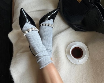 Hera Pearl Strap Black Pumps – Handmade 6 cm Patent Leather Stiletto Heels