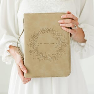 Custodia per Bibbia, Custodia per Bibbia con Corona, Pelle Vegana, Custodia per Bibbia per Donna, Fede, Porta Libri, Kindle, Regalo per Libri, Custodia per Libri