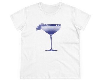 Martini Shirt Aesthetic, Cocktail Lover Gift, Trendy Graphic Tee Women, Minimalist Drink Shirt, Summer Outfit, Bachelorette Party Tee